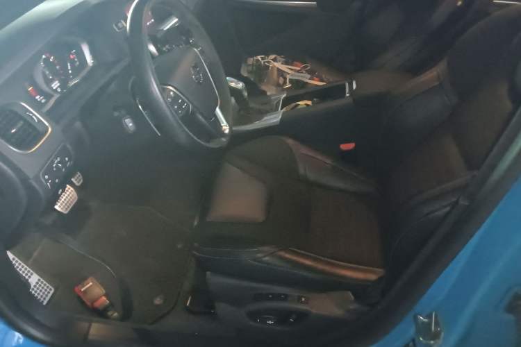 Used Volvo V60 2017 2.0T Polestar Left Front Seat