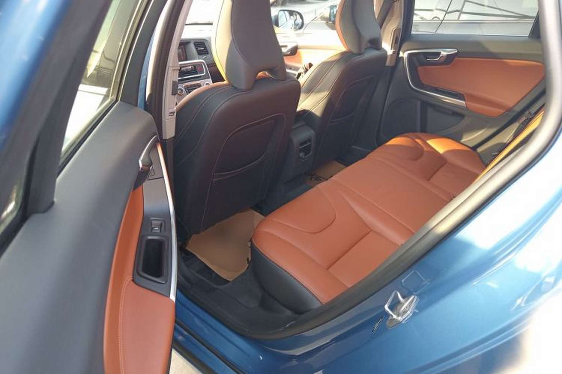 Used Volvo V60 2017 T5 Zhiya Edition China V Standard Left Rear Seat
