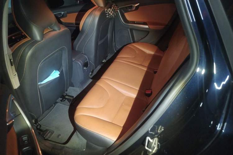 Used Volvo V60 2017 T5 Zhiya Edition China V Standard Left Rear Seat