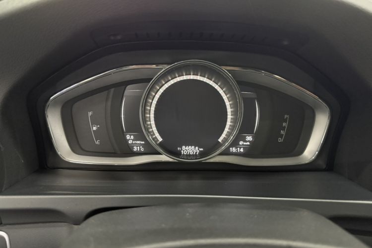 Used Volvo V60 2017 T5 Zhiyi Edition China V Standard Odometer Close Up