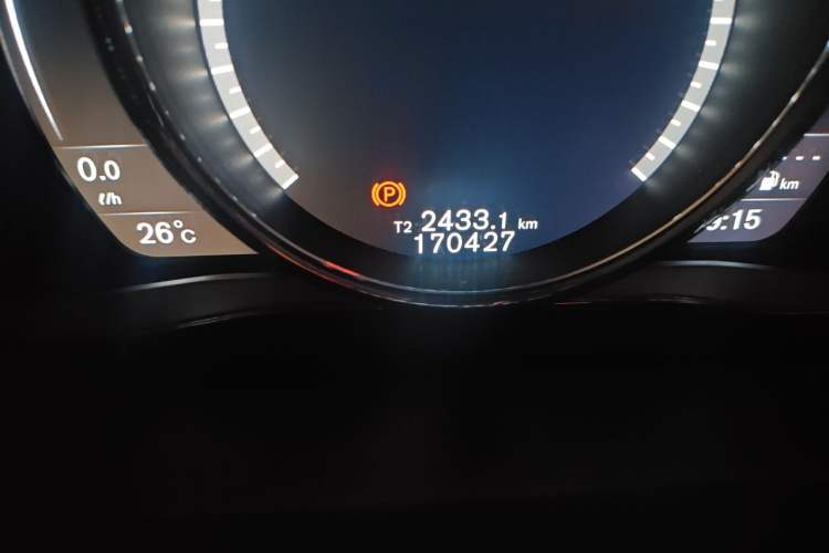 Used Volvo V60 2017 T5 Zhiya Edition China V Standard Odometer Close Up