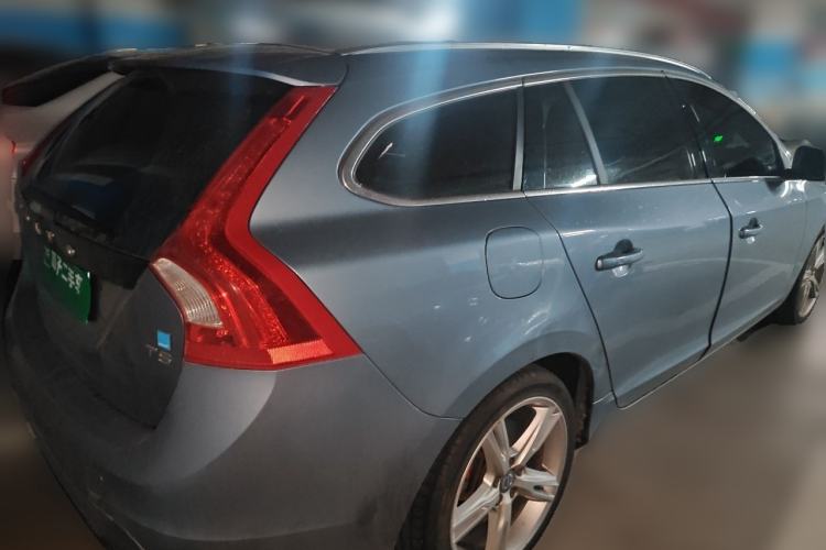 Used Volvo V60 2017 T5 Zhiya Edition China V Standard Rear Right 45 Deg