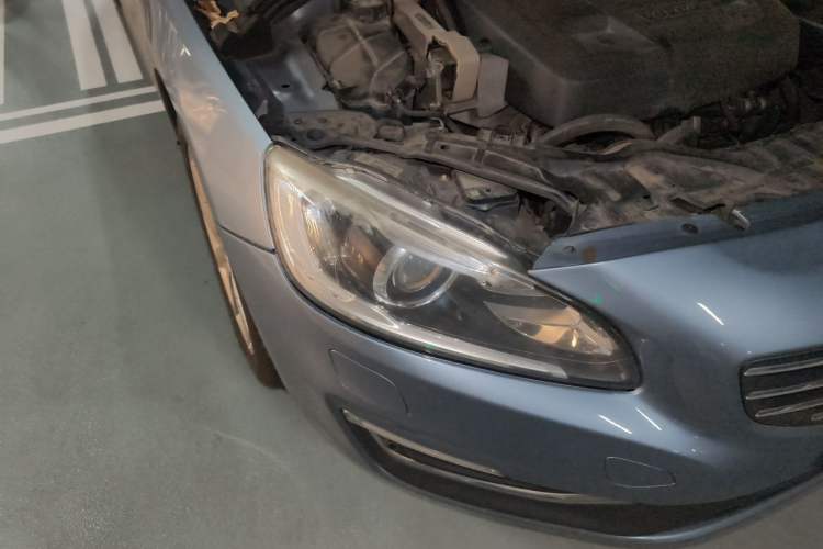Used Volvo V60 2017 T5 Zhiyi Edition China V Standard Right Front Headlight