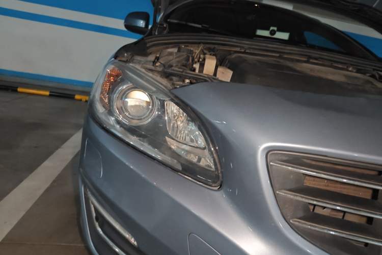Used Volvo V60 2017 T5 Zhiya Edition China V Standard Right Front Headlight