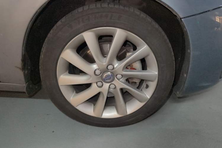 Used Volvo V60 2017 T5 Zhiyi Edition China V Standard Right Front Wheel Hub