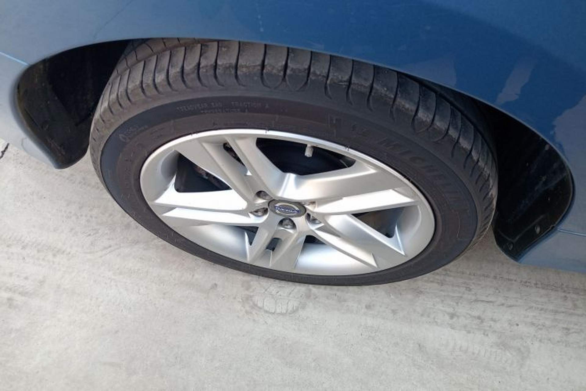 Used Volvo V60 2017 T5 Zhiya Edition China V Standard Right Rear Wheel Hub