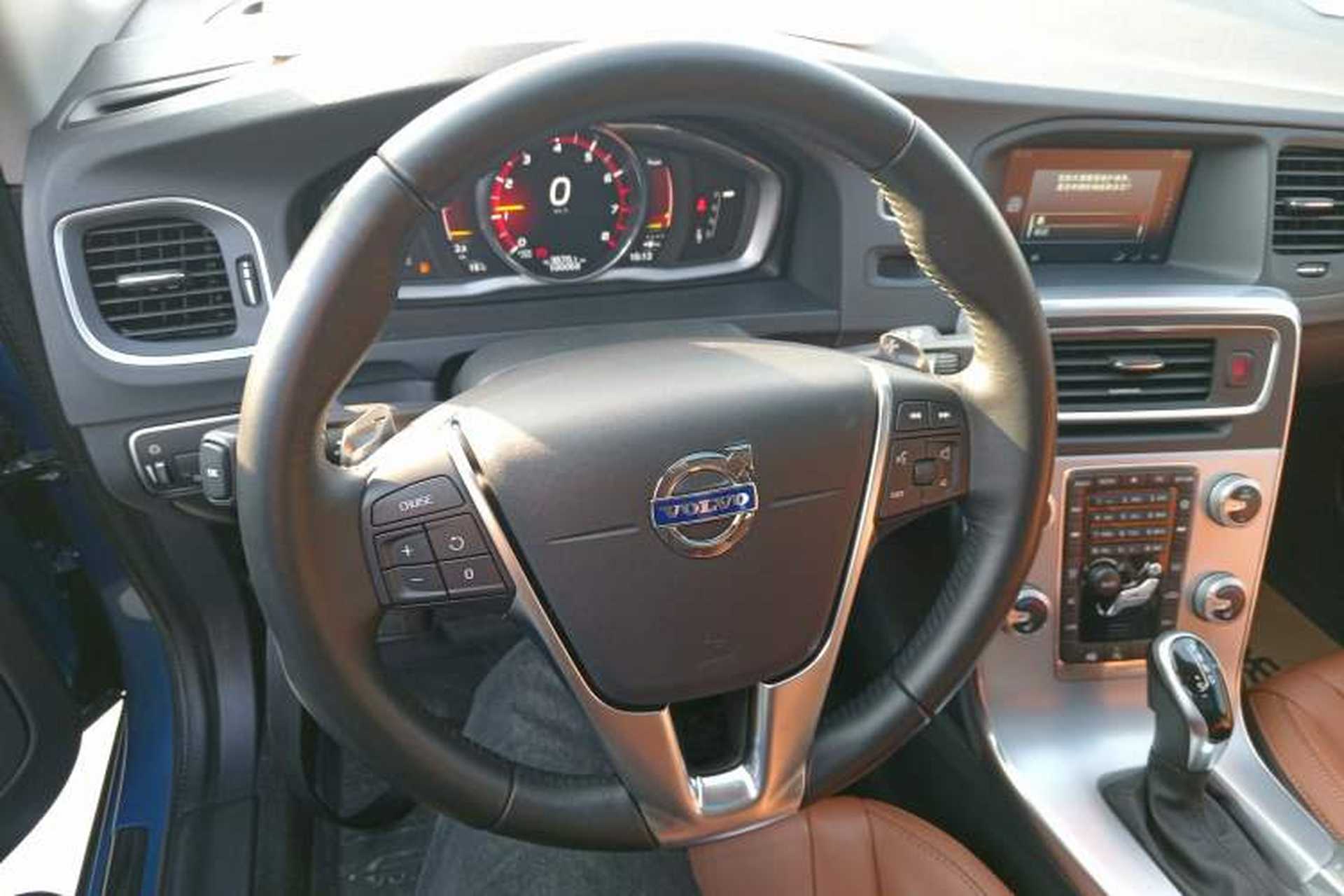 Used Volvo V60 2017 T5 Zhiya Edition China V Standard Steering Wheel