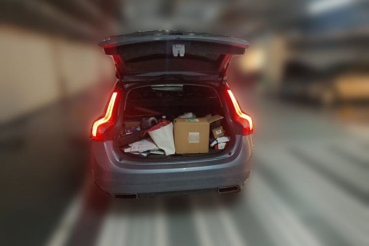 Used Volvo V60 2017 T5 Zhiyi Edition China V Standard Trunk
