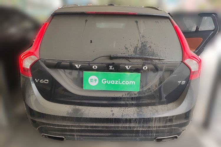 Used Volvo V60 2017 T5 Zhiya Edition China V Standard Trunk