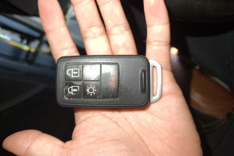 Used Volvo V60 2017 T5 Zhiyi Edition China V Standard Vehicle Key