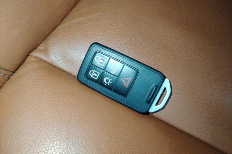 Used Volvo V60 2017 T5 Zhiyi Edition China V Standard Vehicle Key