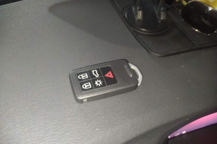 Used Volvo V60 2017 T5 Zhiya Edition China V Standard Vehicle Key