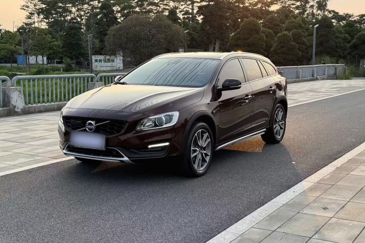 Used Volvo V60 2017 Cross Country T5 AWD China V Standard Guazi used car, China used car export, Used car for sale, Used  cars, Cheapest cars for sale