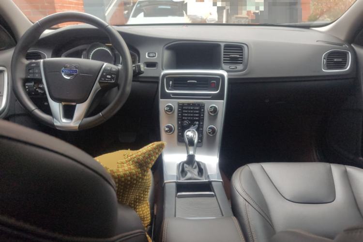 Used Volvo V60 2017 Cross Country T5 AWD China V Standard Center Console