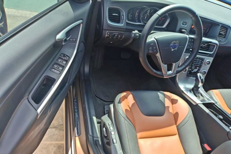 Used Volvo V60 2017 Cross Country T5 AWD China V Standard Driver Seat