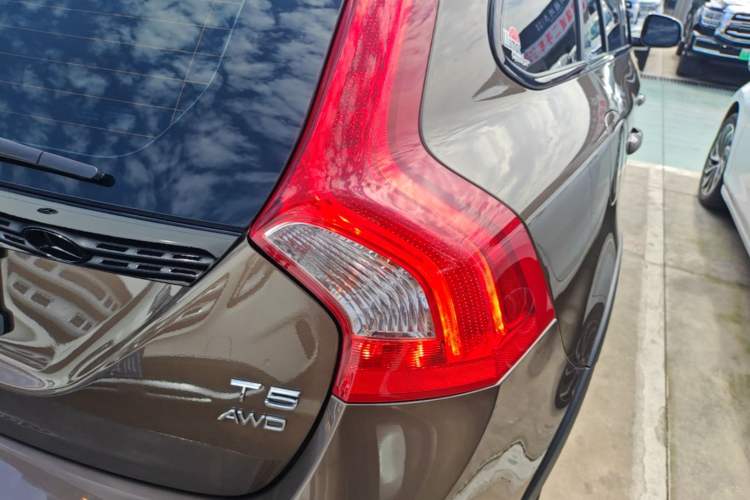 Used Volvo V60 2017 Cross Country T5 AWD China V Standard Exterior 3