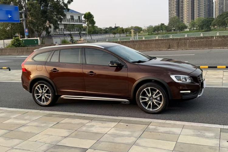 Used Volvo V60 2017 Cross Country T5 AWD China V Standard Exterior 4
