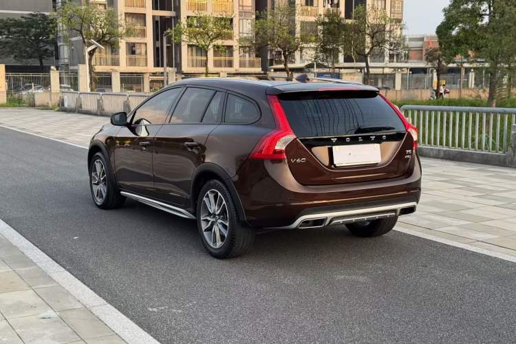 Used Volvo V60 2017 Cross Country T5 AWD China V Standard Exterior 5