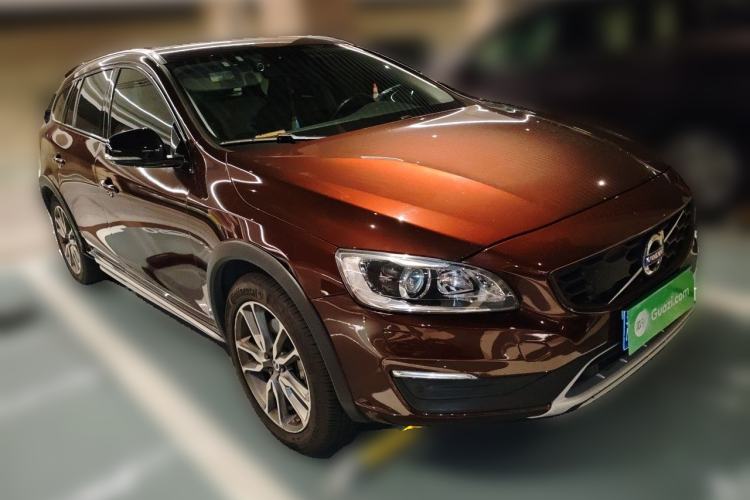 Used Volvo V60 2017 Cross Country T5 AWD China V Standard Front Right 45 Deg