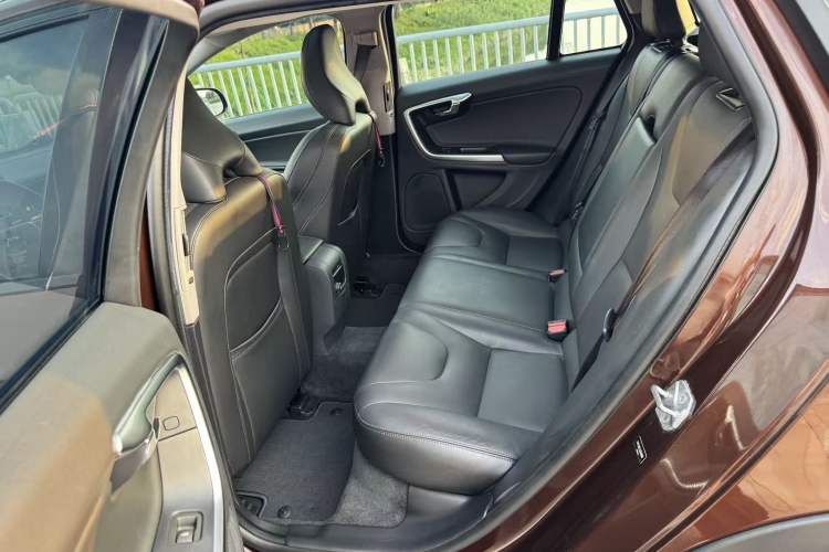 Used Volvo V60 2017 Cross Country T5 AWD China V Standard Interior 2