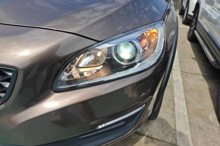 Used Volvo V60 2017 Cross Country T5 AWD China V Standard Left Front Headlight