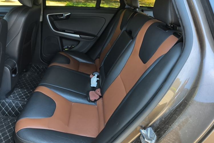 Used Volvo V60 2017 Cross Country T5 AWD China V Standard Left Rear Seat