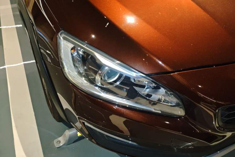 Used Volvo V60 2017 Cross Country T5 AWD China V Standard Right Front Headlight