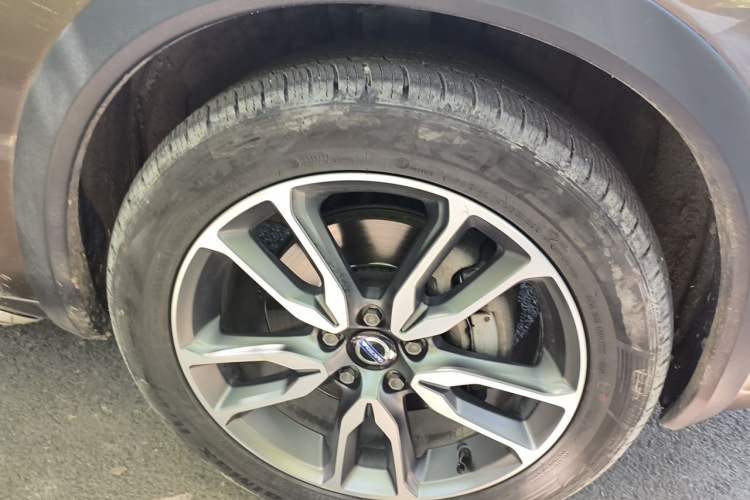 Used Volvo V60 2017 Cross Country T5 AWD China V Standard Right Front Wheel Hub