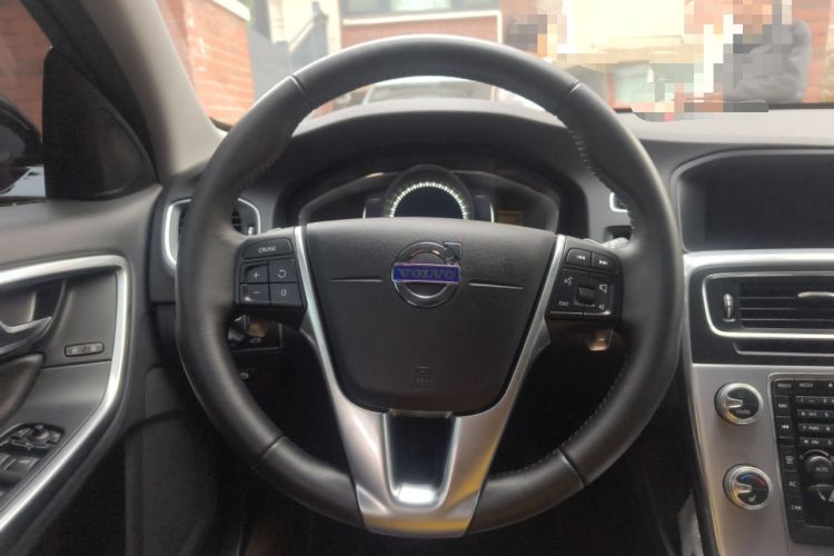 Used Volvo V60 2017 Cross Country T5 AWD China V Standard Steering Wheel