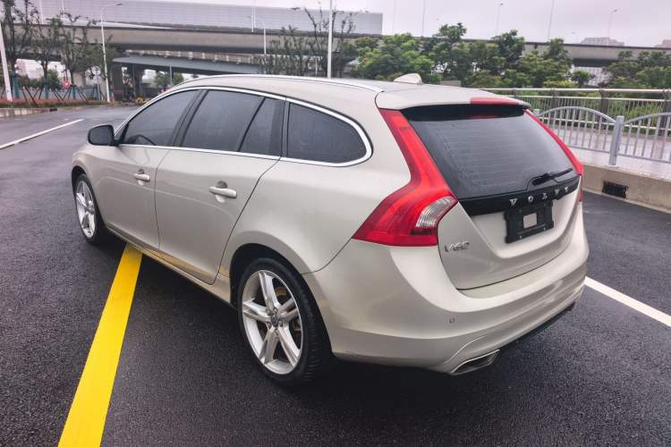 Used Volvo V60 2017 T5 Zhiya Edition China V Standard Exterior 1