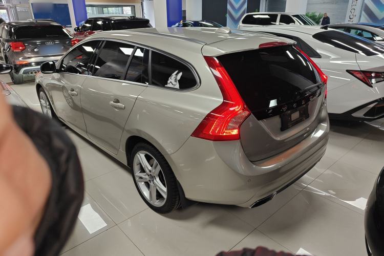 Used Volvo V60 2017 T5 Zhiya Edition China V Standard Exterior 2