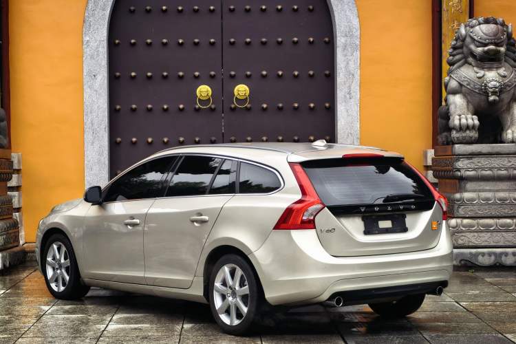 Used Volvo V60 2017 T4 Smart Edition China V Standard Exterior 6