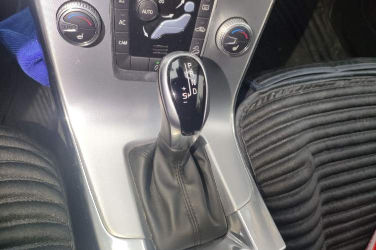 Used Volvo V60 2017 Cross Country T5 AWD China V Standard Gear Lever