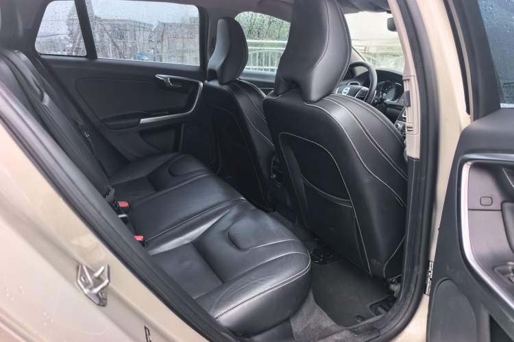 Used Volvo V60 2017 T5 Zhiya Edition China V Standard Interior 2