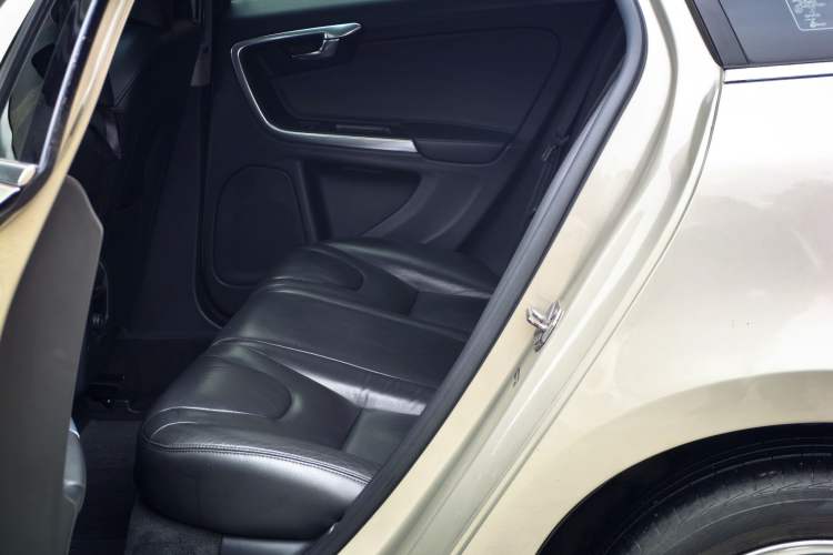 Used Volvo V60 2017 T4 Smart Edition China V Standard Interior 3