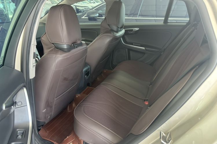 Used Volvo V60 2017 T4 Smart Edition China V Standard Interior 3