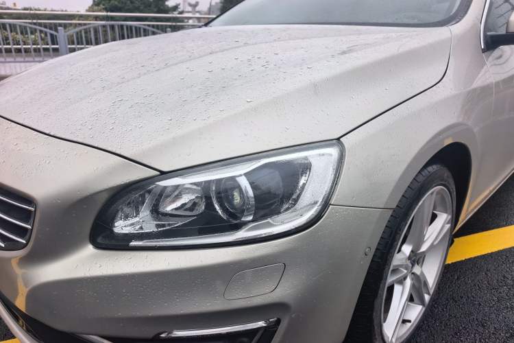Used Volvo V60 2017 T5 Zhiya Edition China V Standard Left Front Headlight