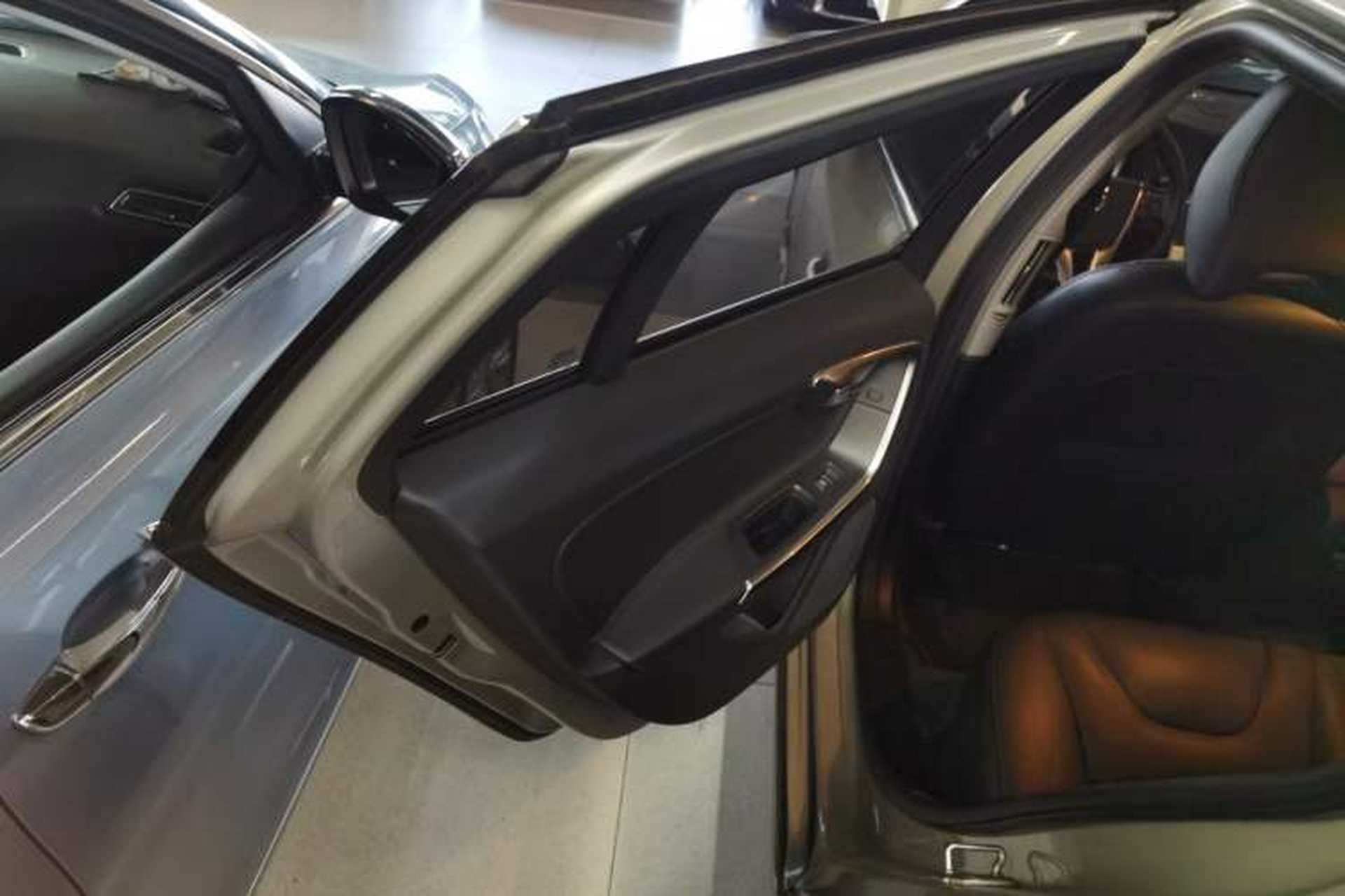 Used Volvo V60 2017 T5 Zhiyi Edition China V Standard Left Rear Door Interior