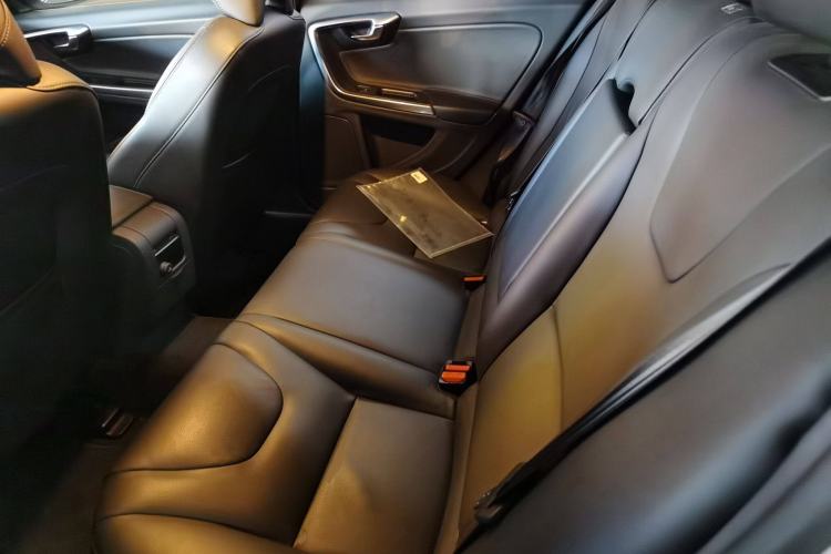 Used Volvo V60 2017 T5 Zhiyi Edition China V Standard Left Rear Seat