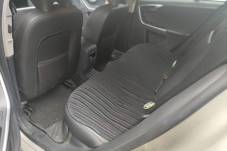 Used Volvo V60 2017 Cross Country T5 AWD China V Standard Left Rear Seat