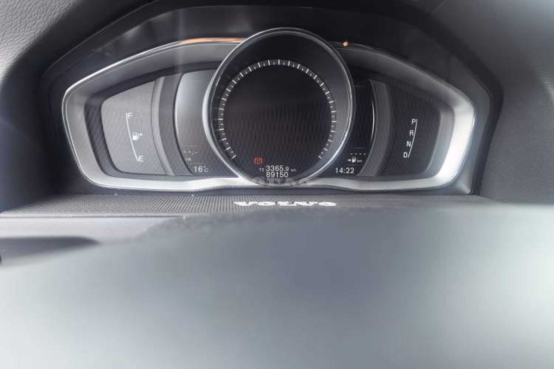 Used Volvo V60 2017 T4 Smart Edition China V Standard Odometer Close Up