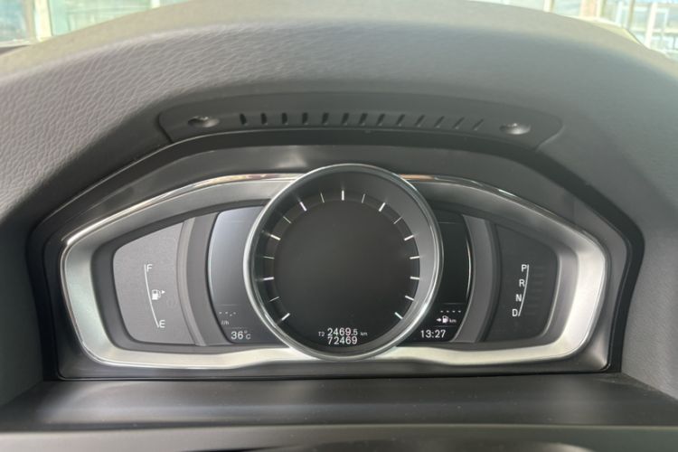 Used Volvo V60 2017 T4 Smart Edition China V Standard Odometer Close Up