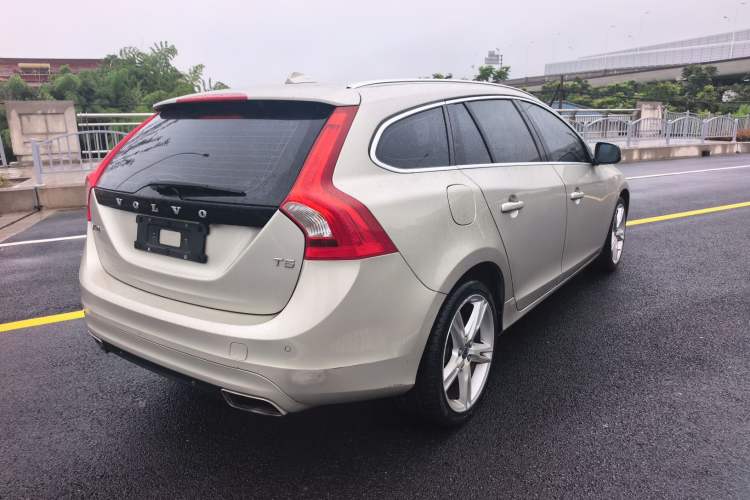 Used Volvo V60 2017 T5 Zhiya Edition China V Standard Rear Right 45 Deg