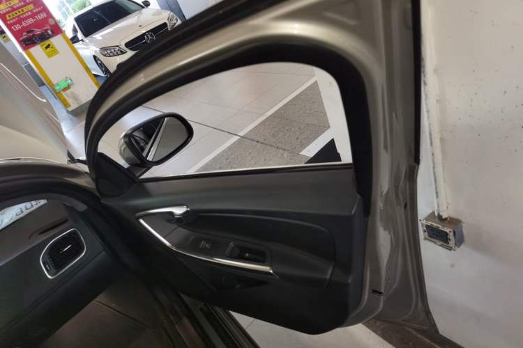 Used Volvo V60 2017 T5 Zhiyi Edition China V Standard Right Front Door Interior