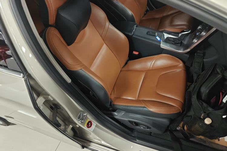 Used Volvo V60 2017 T5 Zhiya Edition China V Standard Right Front Seat