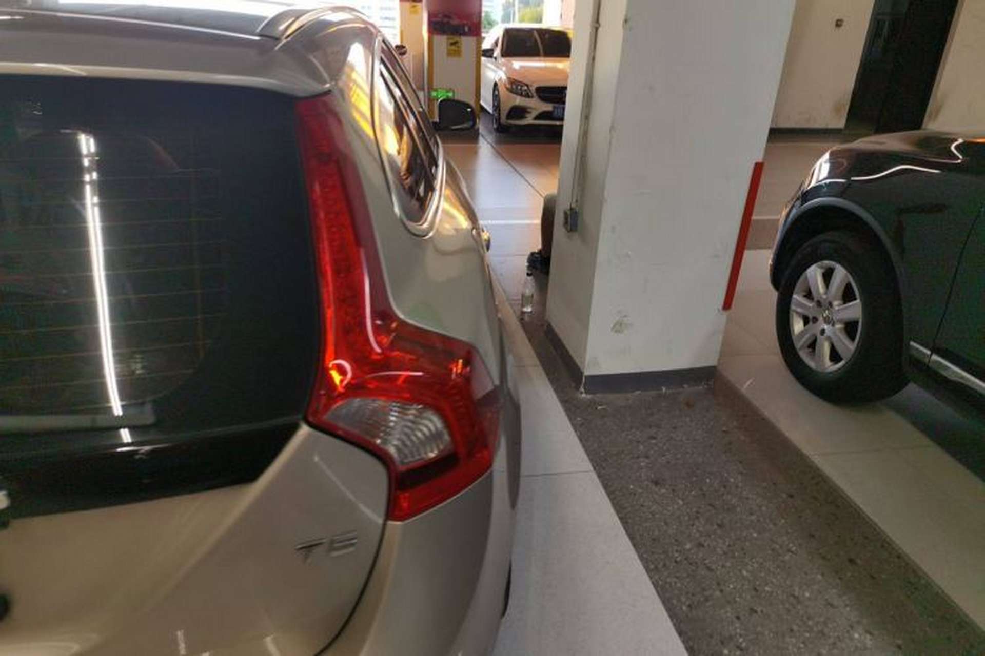 Used Volvo V60 2017 T5 Zhiyi Edition China V Standard Right Rear Taillight