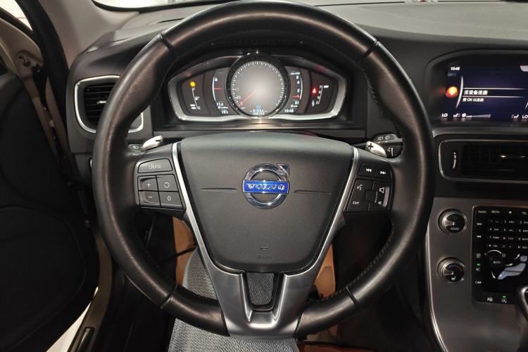 Used Volvo V60 2017 T5 Zhiya Edition China V Standard Steering Wheel