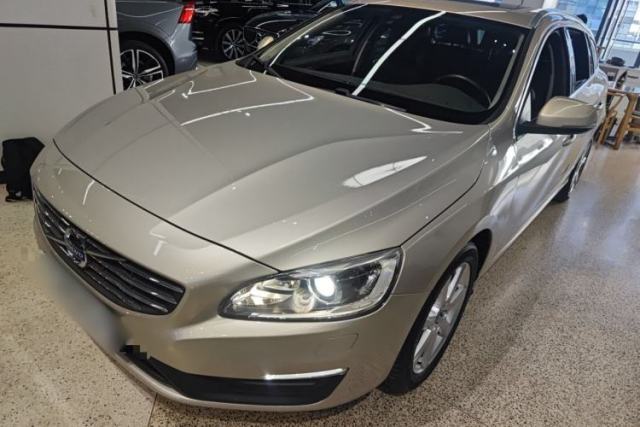 Used Volvo V60 2017 T4 Smart Edition China V Standard