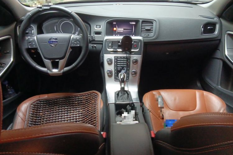 Used Volvo V60 2017 T5 Zhiya Edition China V Standard Center Console