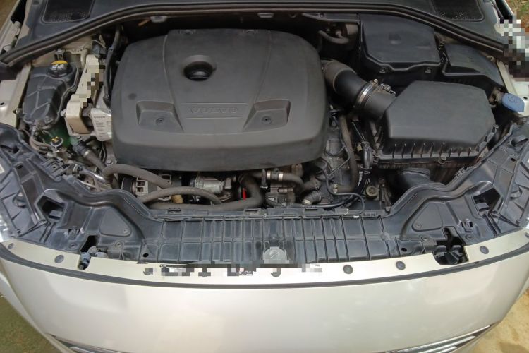 Used Volvo V60 2017 T5 Zhiya Edition China V Standard Engine Bay